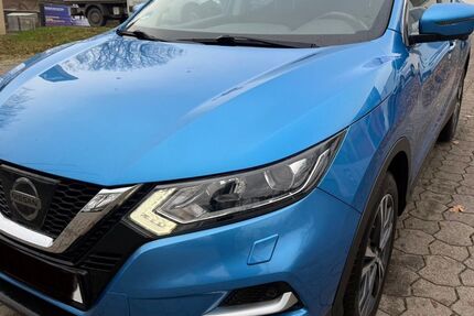 Nissan Qashqai 131.520 km 10.490 &euro; Trappenkamp 24610