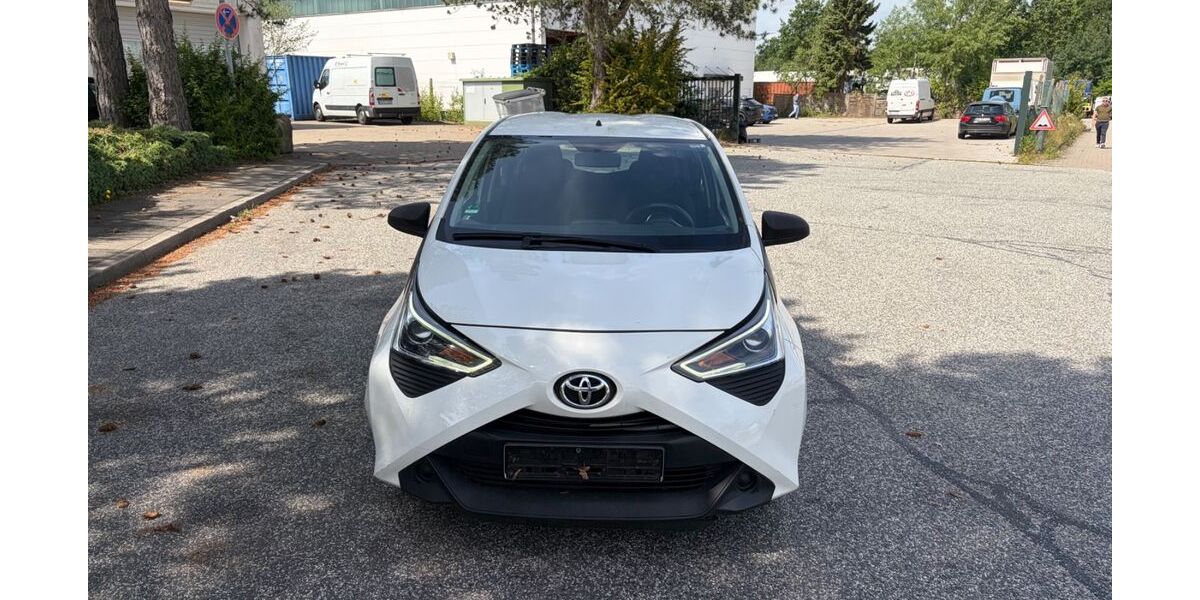 Toyota Aygo (X) 72.804 km 4.999 &euro; Barsbüttel 22885