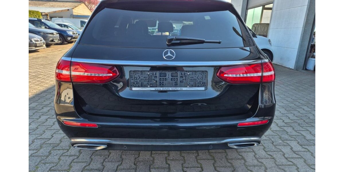 Mercedes-Benz E 400 d T 4M Standheizung, Rückfahrkamera, AHK, Co 200.000 km 19.890 &euro; Rodgau 63110