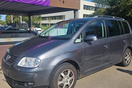 VW Touran 153.000 km 990 € Geislingen an der Steige 73312