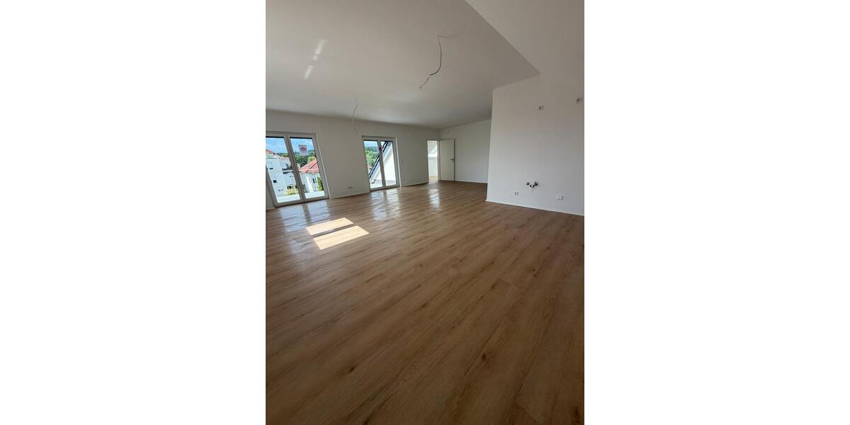 Dachgeschoßwohnung Leopoldshöhe - 3 Zimmer, 108 m&sup2;, 457.000&euro; | Angebot:26947117