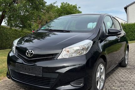 Toyota Yaris 109.500 km 5.870 &euro; Langquaid 84085