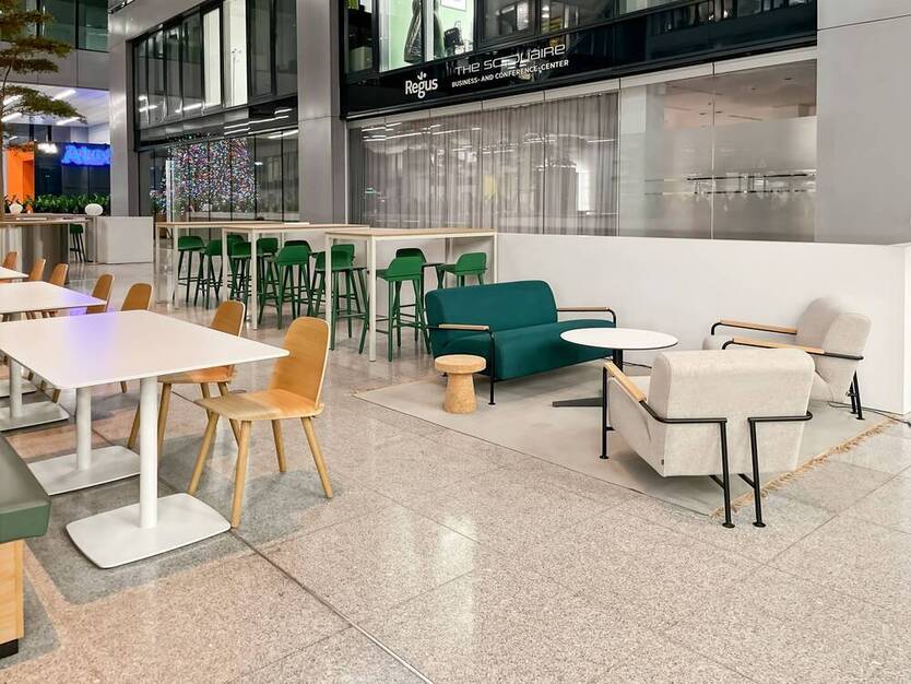 Buchen Sie Büroräume in Regus The Squaire Business Center für 2 Personen bei denen Sie sich um nichts mehr kümmern müssen