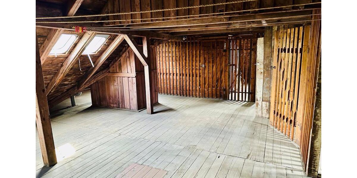 Mehrfamilienhaus, Wohnhaus Zwickau Zwickau-Nord - 18 Zimmer, 382 m&sup2;, 289.000&euro; | Angebot:26460932
