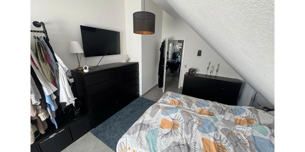 Dachgeschoßwohnung Griesheim - 3 Zimmer, 89 m&sup2;, 1.350&euro; | Angebot:26395162