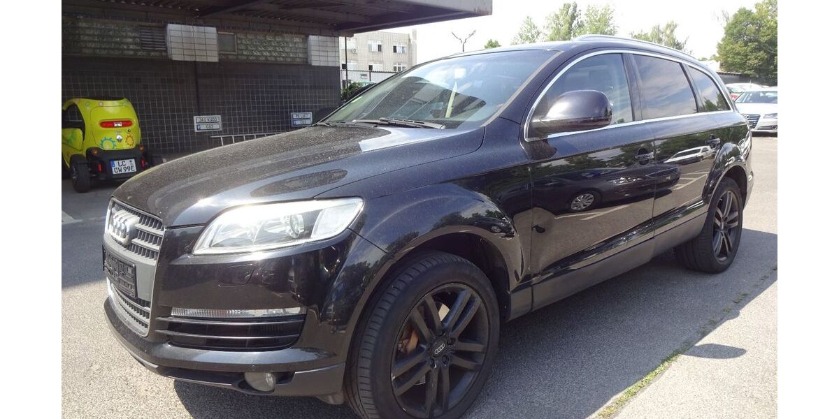 Audi Q7 300.000 km 4.950 &euro; Berlin 12249