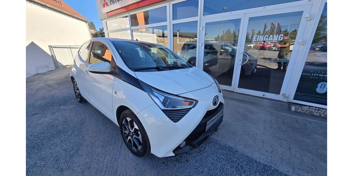 Toyota Aygo (X) 19.500 km 10.990 &euro; Radeberg 01454