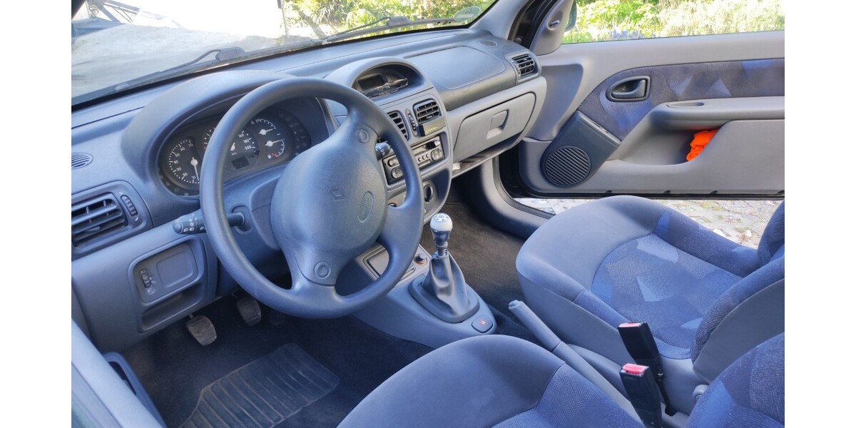 Renault Clio 122.280 km 1.750 &euro; Solingen 42651