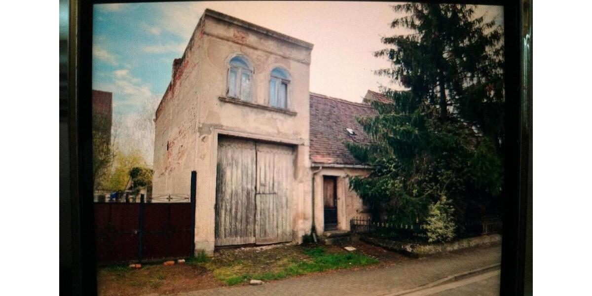 Baugrundstück mit Einfamilienhaus zur Sanierung oder Neubau 2 zimmer