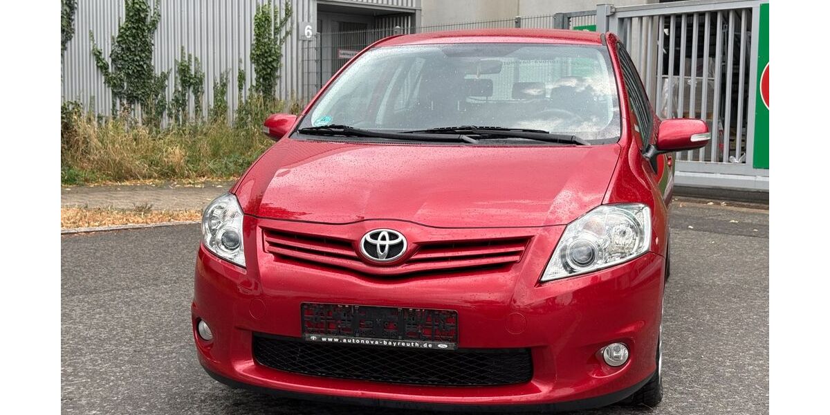 Toyota Auris 146.000 km 4.990 &euro; Fürth 90763