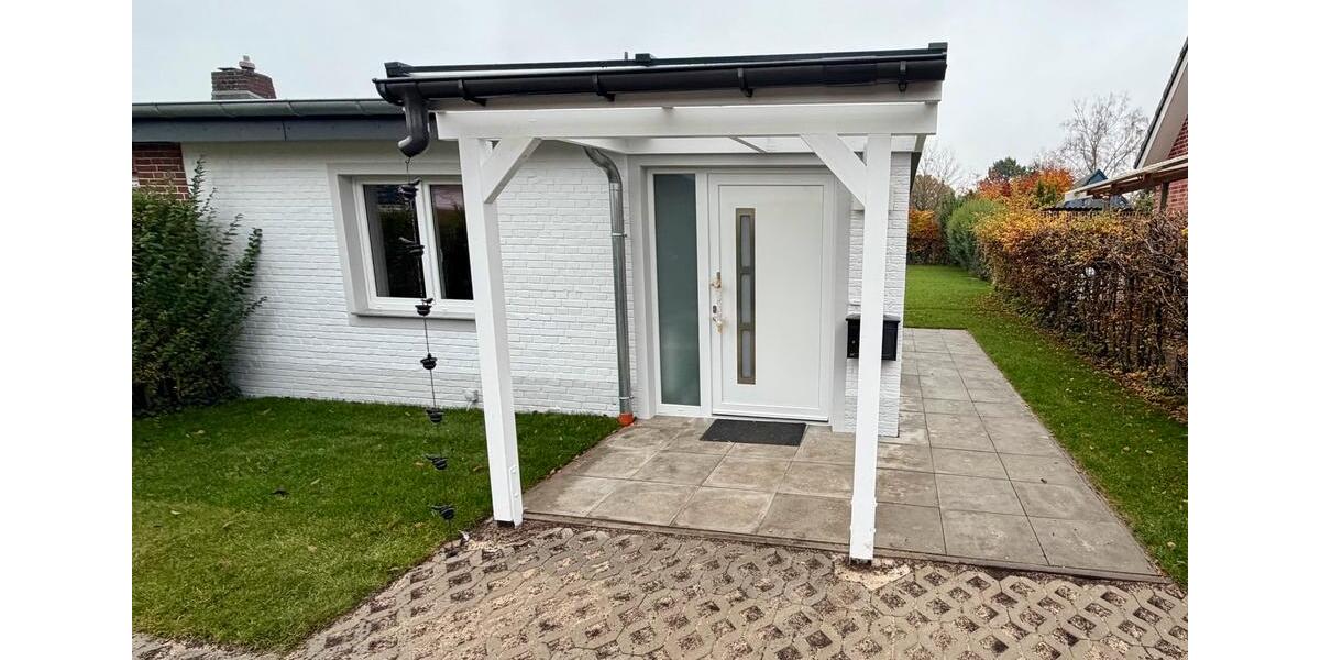 Frischsanierte und Möblierte Haushälfte mit Parkplatz und Garten 3 zimmer