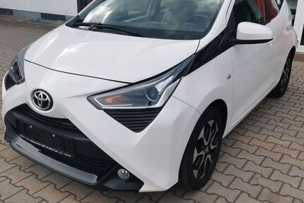 Toyota Aygo (X) 55.686 km 9.890 &euro; Altfalter 92548