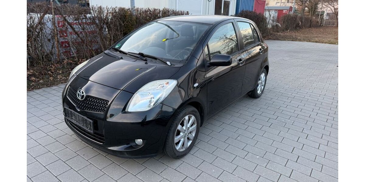 Toyota Yaris 100.000 km 2.990 &euro; Stuttgart 70178