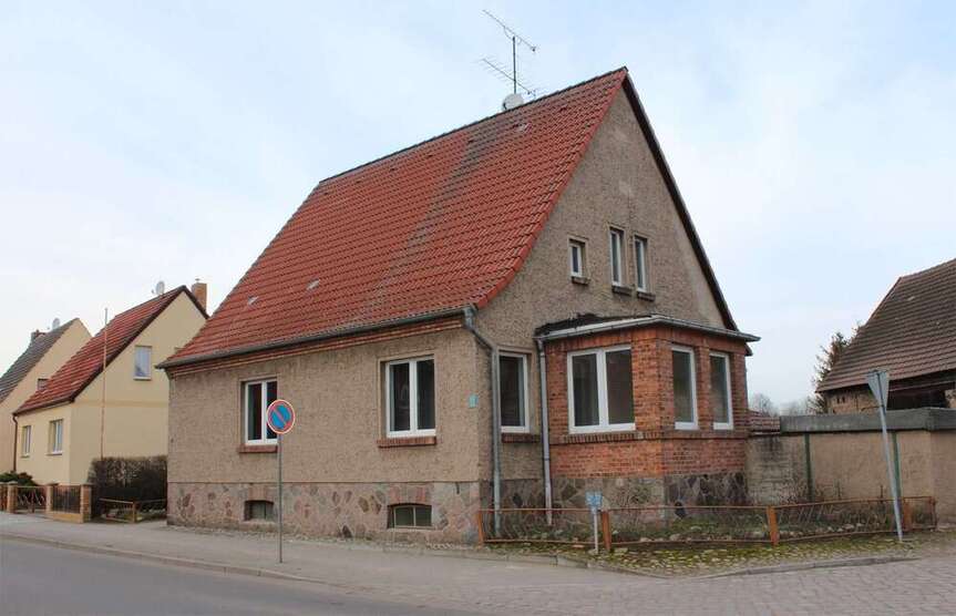 Haus zum Kaufen in Neustrelitz 240.000 € 178 m²