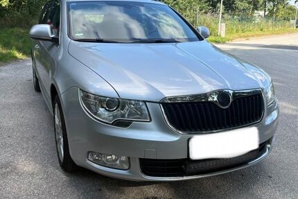 Skoda Superb 204.000 km 6.580 &euro; Boizenburg 19258