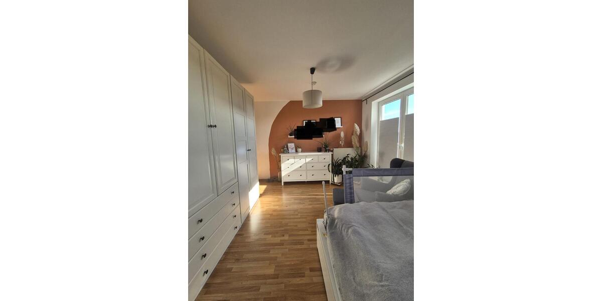 Dachgeschoßwohnung Uetze - 4 Zimmer, 111 m&sup2;, 860&euro; | Angebot:25434083