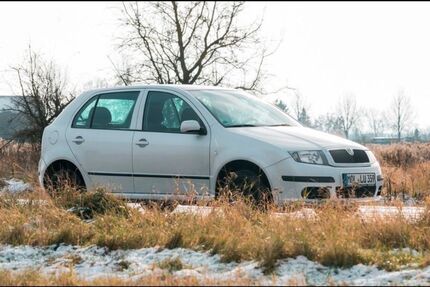 Skoda Fabia 105.633 km 2.570 &euro; Rüdersdorf 15562