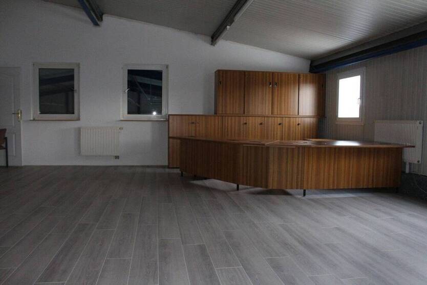 Zweigenerationshaus & Gewerbehalle | 1.920 m² Grundstück | 1.440?€umbauter m²