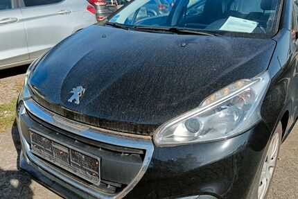 Peugeot 208 96.000 km 5.500 &euro; ensdorf 66806