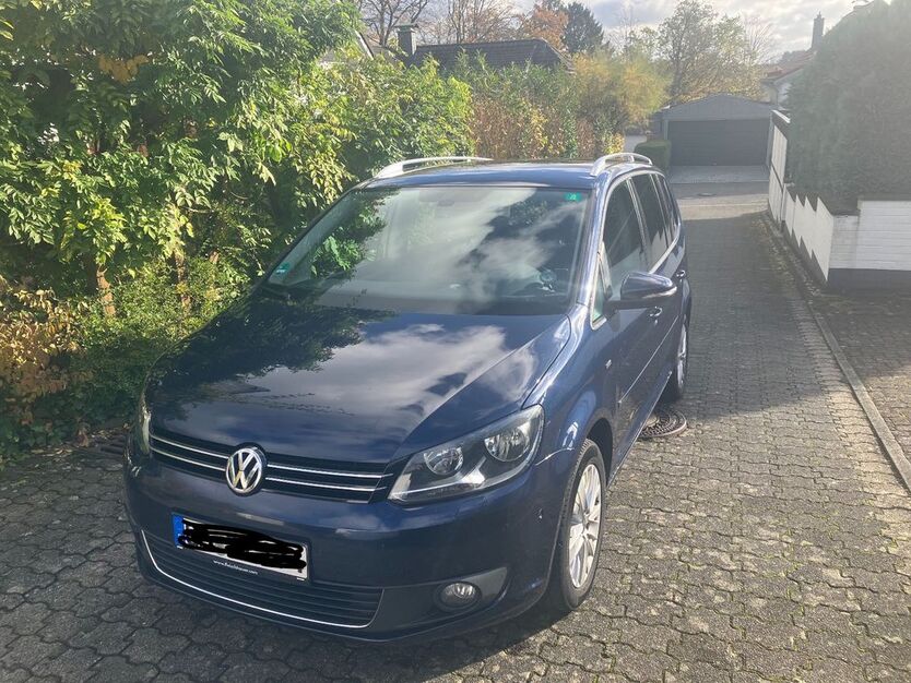 VW Touran 216.000 km 7.990 € Bergisch Gladbach 51429