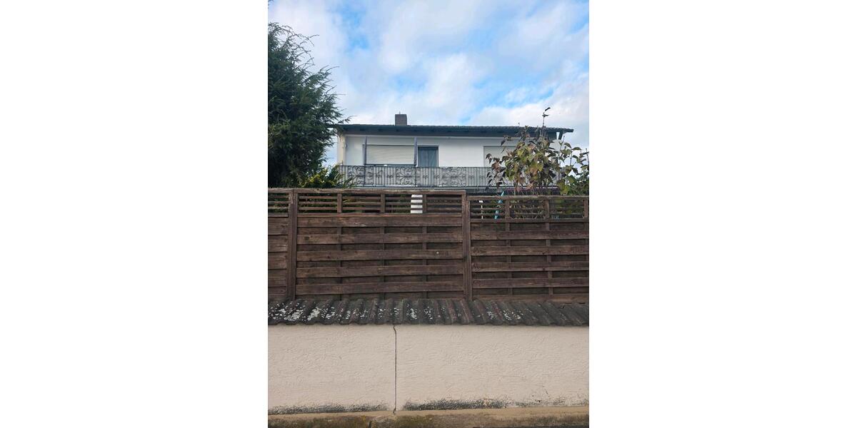 3 Zi.-OG-Wohnung in einem gepflegten 2 Fam.-Haus 3 zimmer