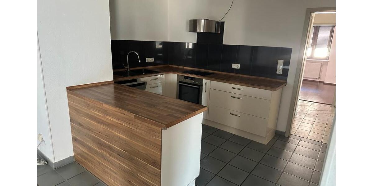 Etagenwohnung Schiffweiler - 5 Zimmer, 130 m&sup2;, 1.250&euro; | Angebot:26473092