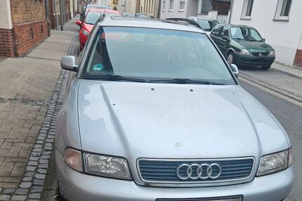 Audi A4 194.500 km 700 &euro; Hochheim 65239
