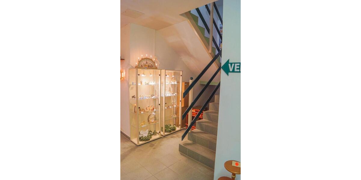 Einfamilienhaus Augustusburg - 18 Zimmer, 1.150 m&sup2;, 295.000&euro; | Angebot:26688886