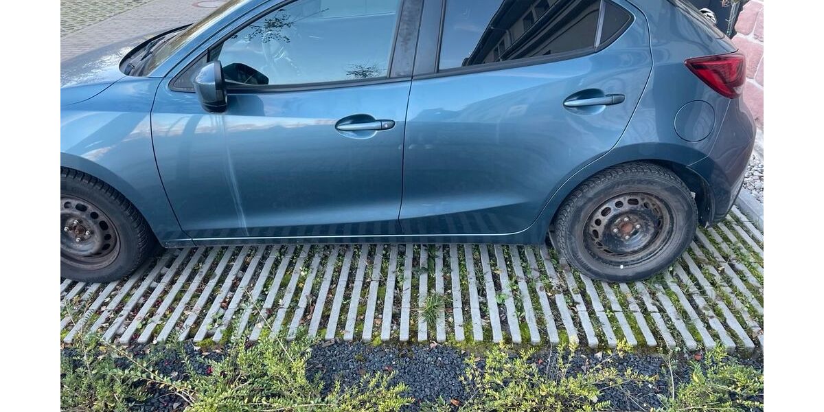 Mazda 2 110.000 km 9.300 &euro; Landau 76828