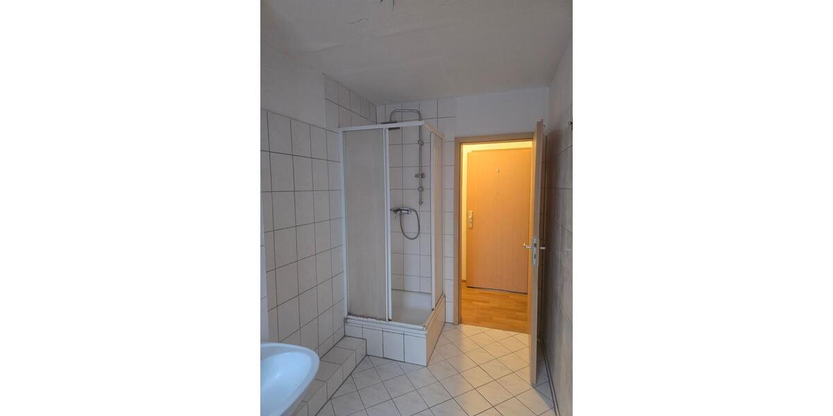Tolle 2 -Raumwohnung mit Balkon + Aufzug + Dusche im Hochparterre! 2 zimmer