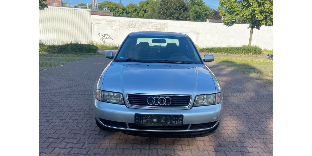 Audi A4 182.000 km 2.250 &euro; Osnabrück 49088