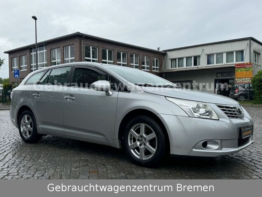 Toyota Avensis 115.000 km 6.490 € Bremen 28207