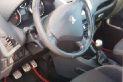 Peugeot 206 91.542 km 2.500 &euro; Neu-Isenburg 63263