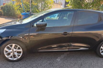 Renault Clio 87.000 km 7.800 &euro; Oberhausen 46047