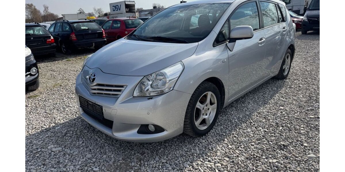 Toyota Verso 330.000 km 2.490 &euro; München 81829