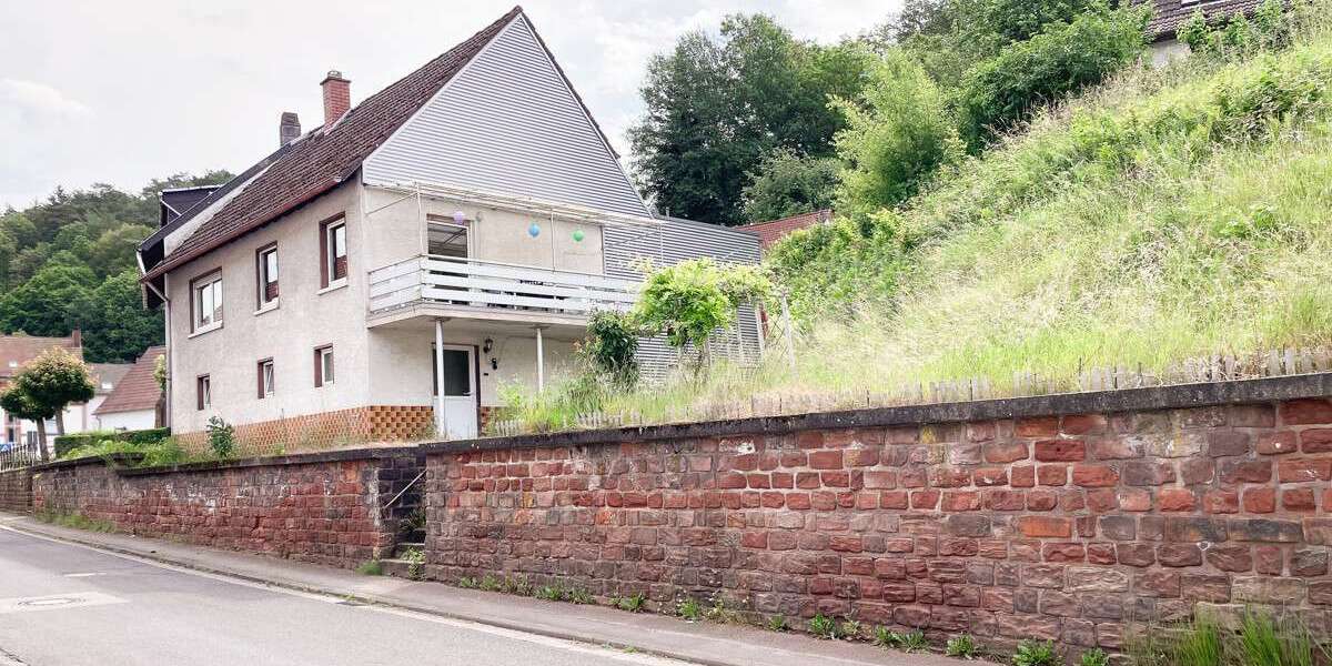 Haus zum Kaufen in Pirmasens Niedersimten 109.000 € 102.24 m² 4 zimmer