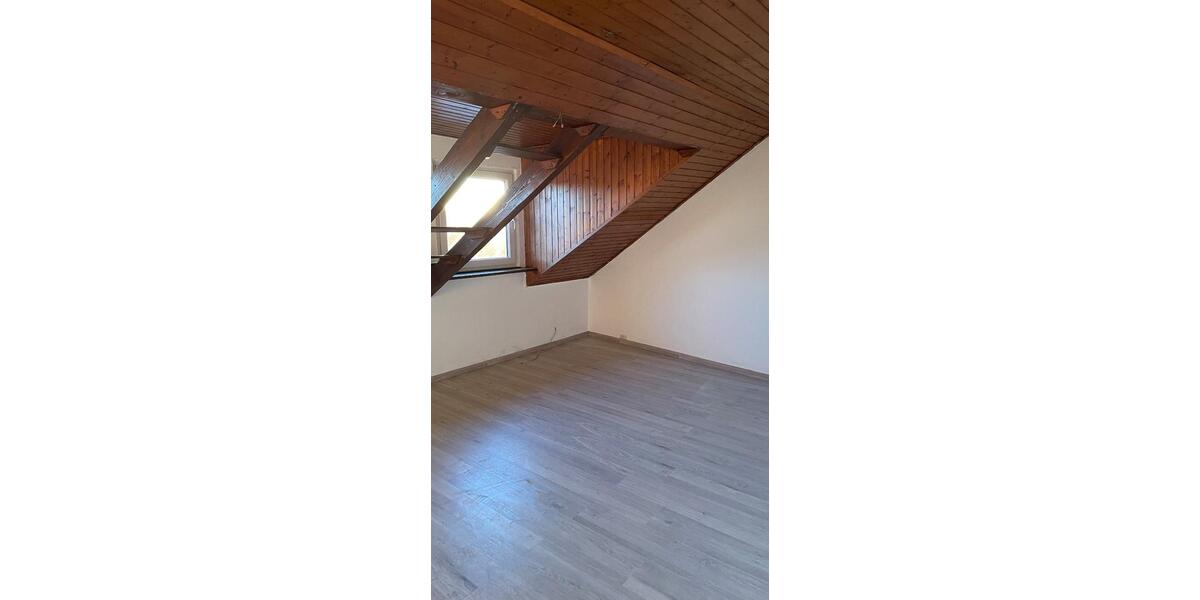 Dachgeschoßwohnung Saarwellingen - 2 Zimmer, 54 m&sup2;, 430&euro; | Angebot:25327496