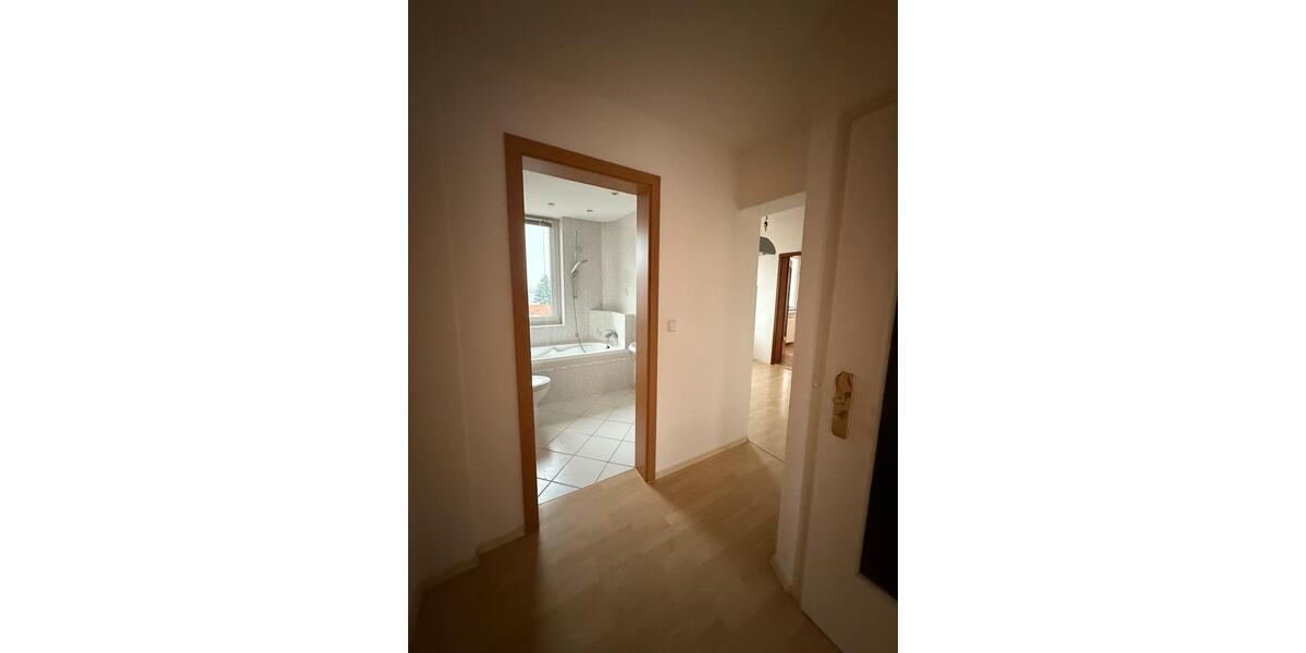 Dachgeschoßwohnung Aschersleben - 3 Zimmer, 60 m&sup2;, 450&euro; | Angebot:25483394