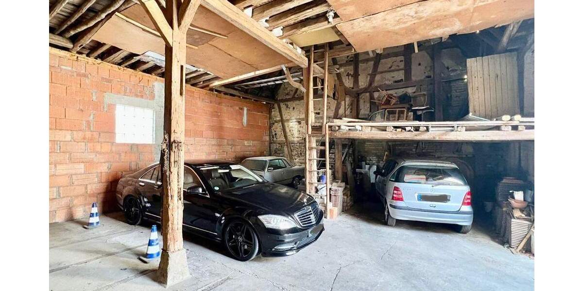 ERBENHEIM: GROSSZÜGIGES ANWESEN MIT SCHEUNE IN RUHIGER ZENTRUMSLAGE 7 zimmer