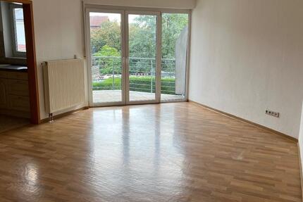 Schöne Wohnung im Ortskern von Schmelz mit Südbalkon 2 zimmer