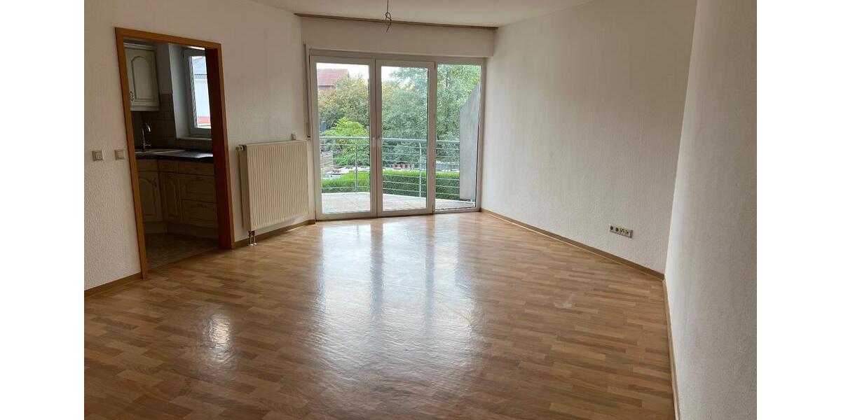 Schöne Wohnung im Ortskern von Schmelz mit Südbalkon 2 zimmer