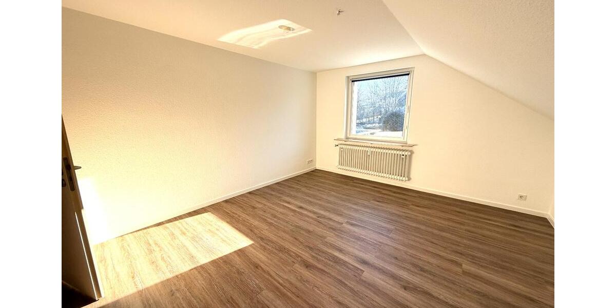 Dachgeschoßwohnung Hofbieber - 3 Zimmer, 82 m&sup2;, 169.500&euro; | Angebot:23110462