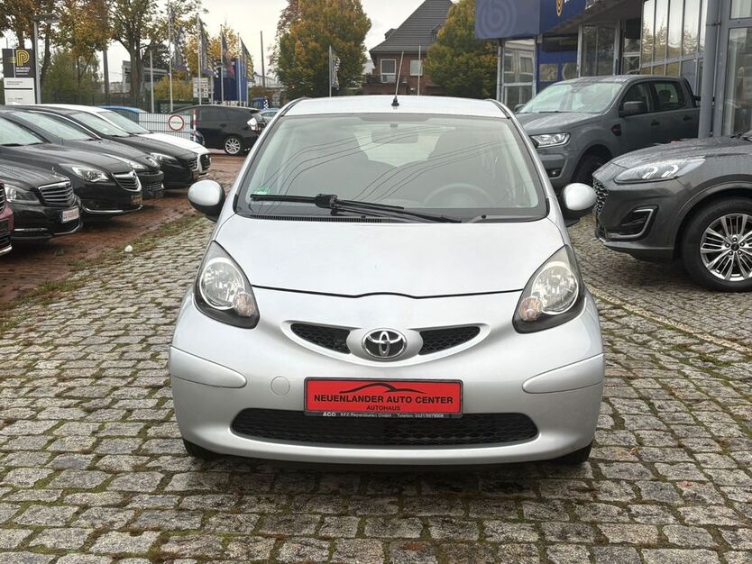 Toyota Aygo (X) 177.000 km 2.590 € Bremen 28199