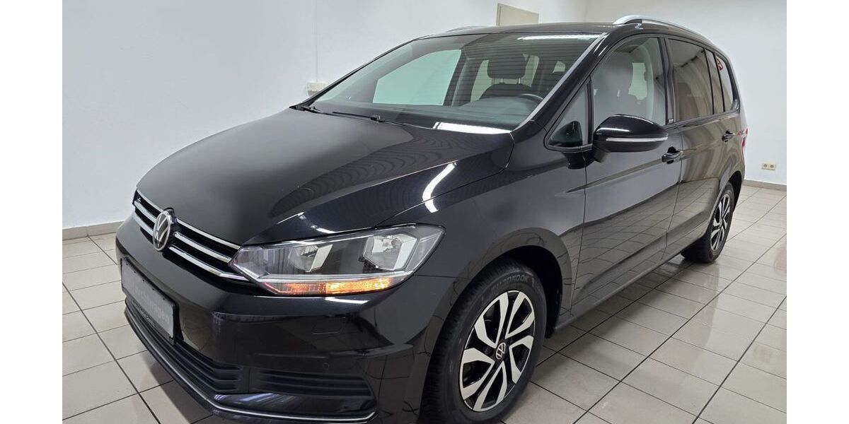 VW Touran 65.966 km 23.990 € Chemnitz 09114