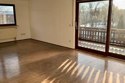 Großzügige 5-Zimmer Wohnung in Waldrandlage mit Süd-Balkon 5 zimmer