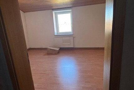 Wohnung Flossenbürg - 3 Zimmer, 94 m&sup2;, 470&euro; | Angebot:26413597