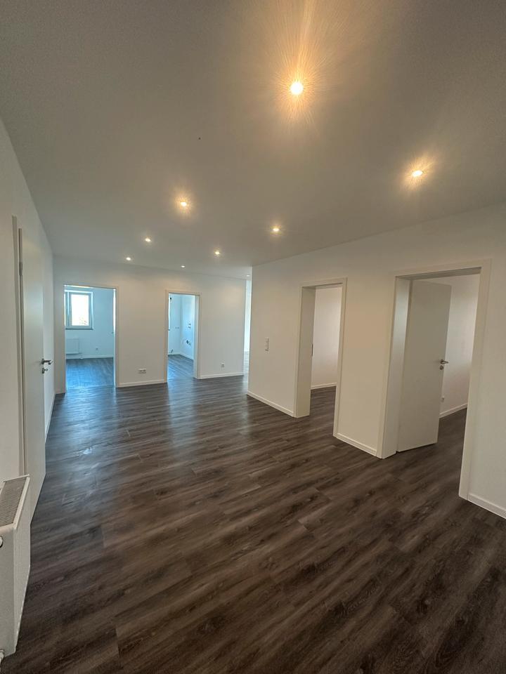 Kernsanierte 4 Zimmer Wohnung 105 m2 in Erkrath- Unterfeldhaus