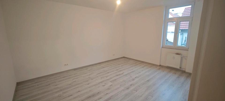Etagenwohnung Philippsburg - 2 Zimmer, 73 m&sup2;, 1.200&euro; | Angebot:25328122