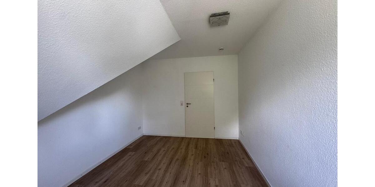 Dachgeschoßwohnung Flensburg Fruerlund - 2 Zimmer, 62 m&sup2;, 175.000&euro; | Angebot:27443966