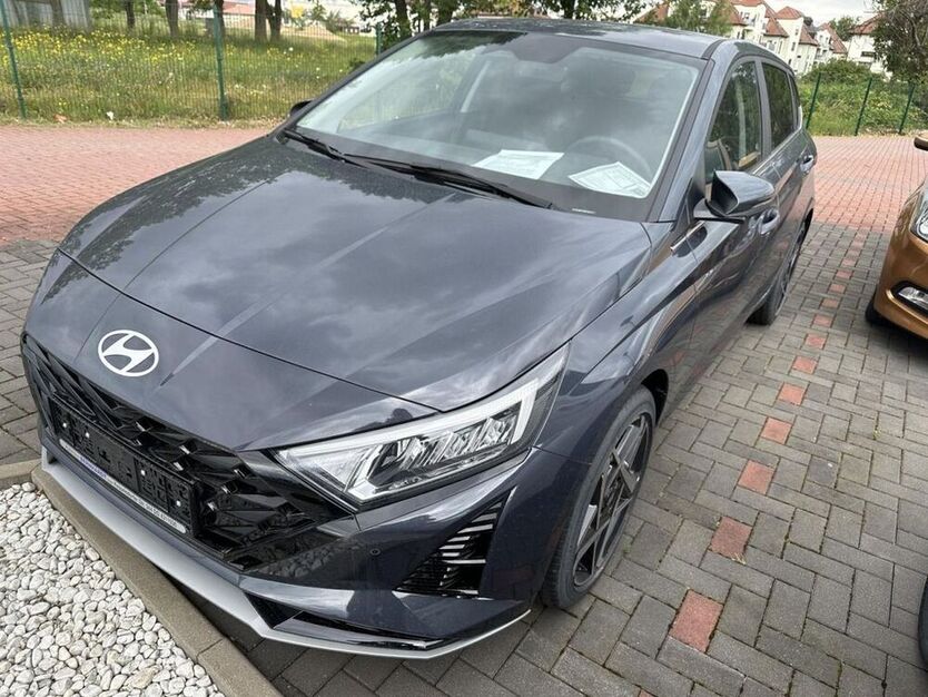 i20